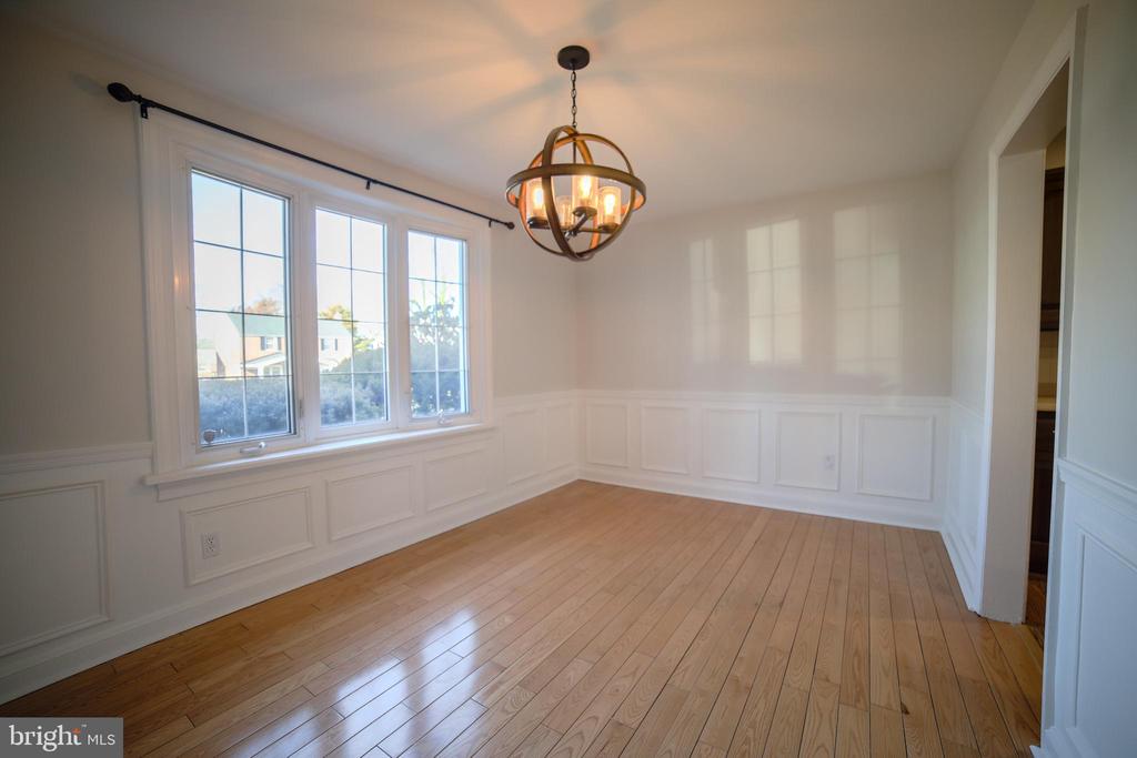 213 HEATHERWOOD RD