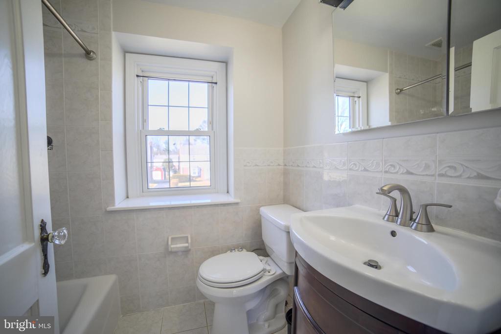 213 HEATHERWOOD RD