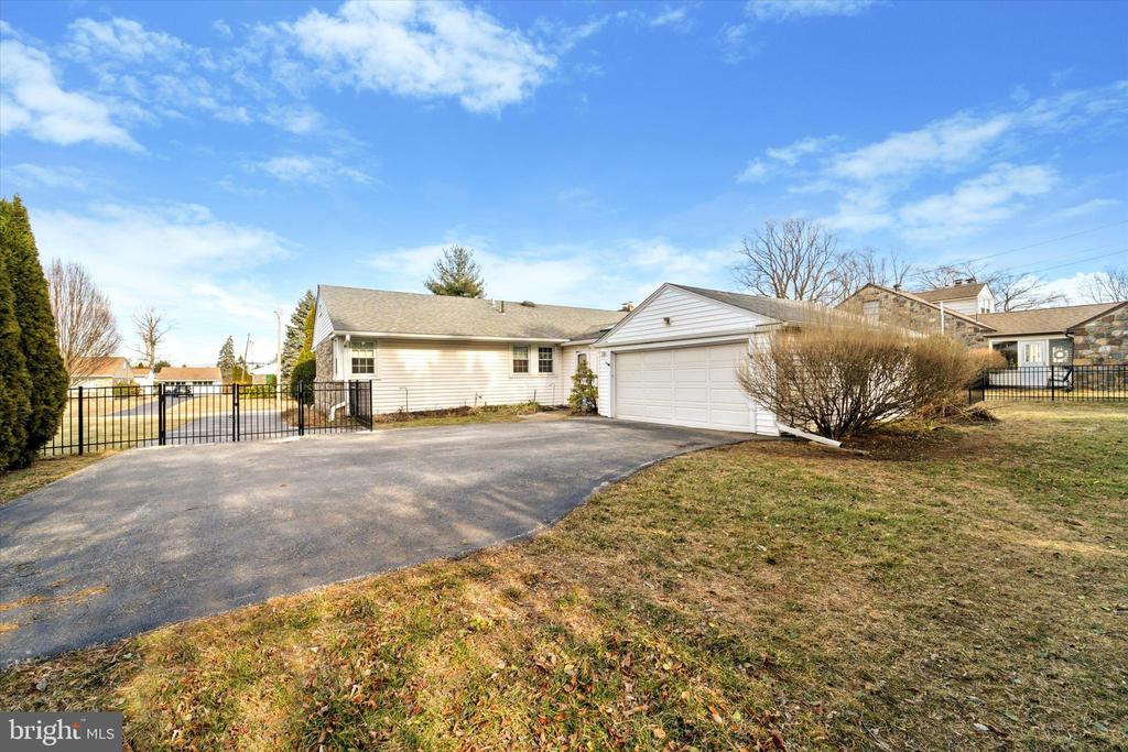 204 N CONCORD AVENUE