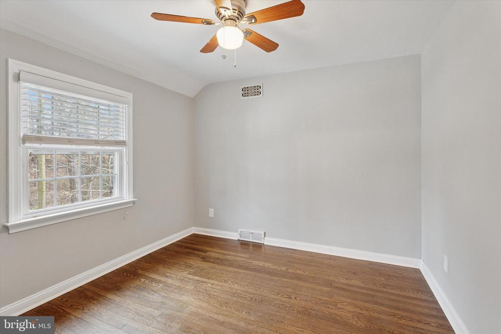 483 KERR LANE