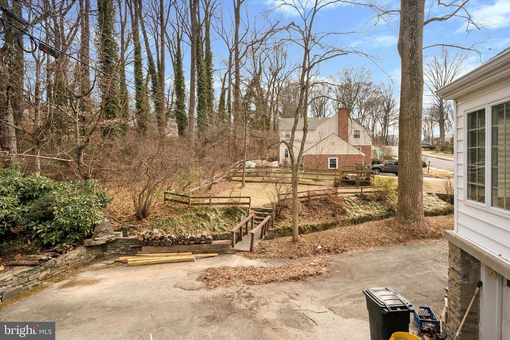 483 KERR LANE