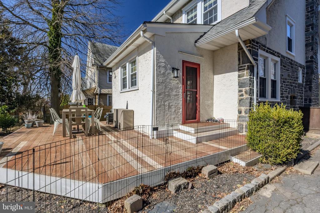 21 E Turnbull Ave