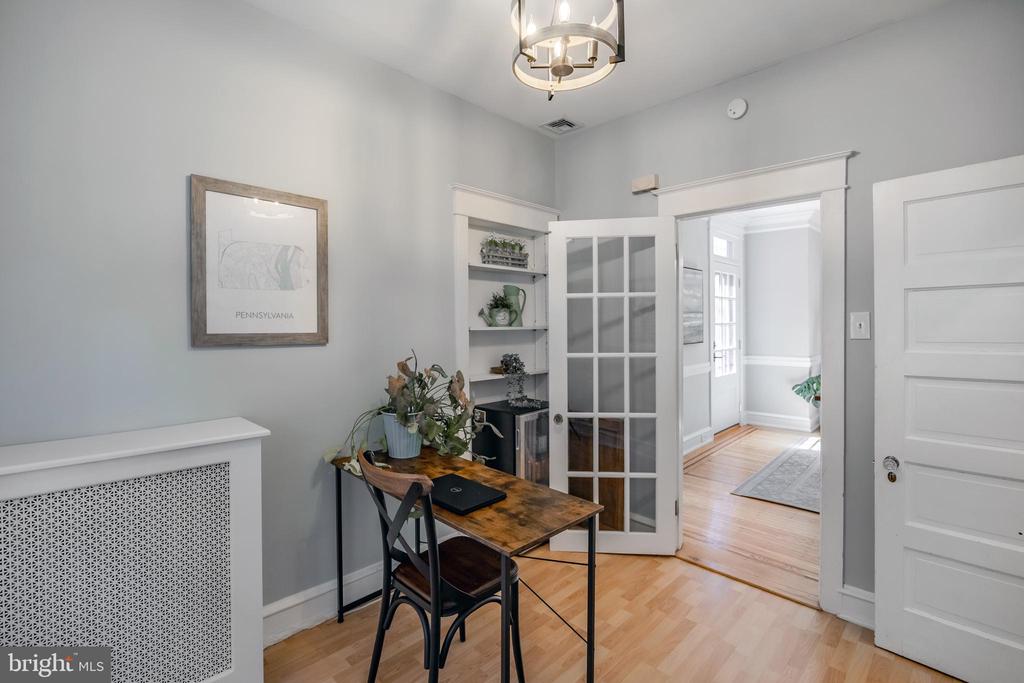 21 E Turnbull Ave