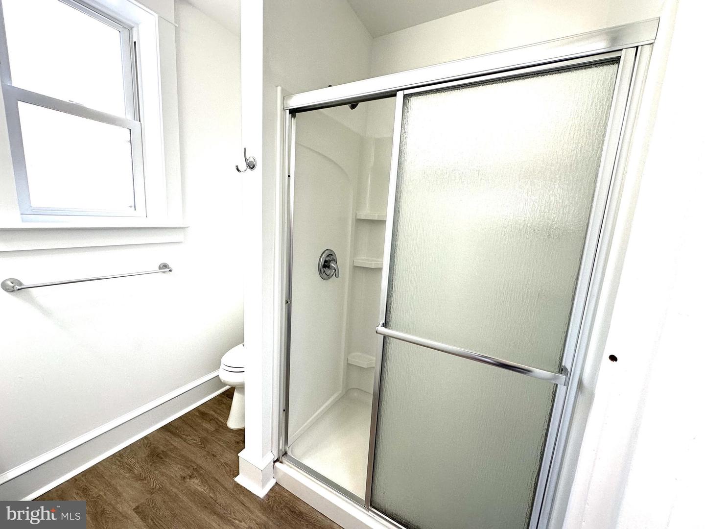 6 E EAGLE RD