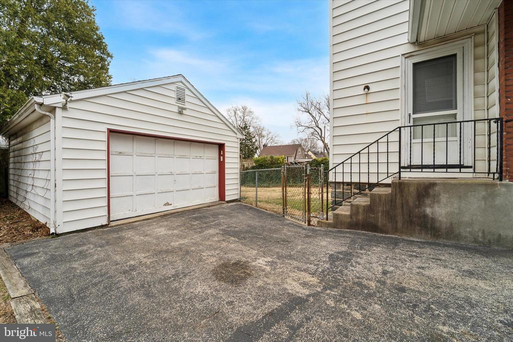 905 FOSS AVENUE