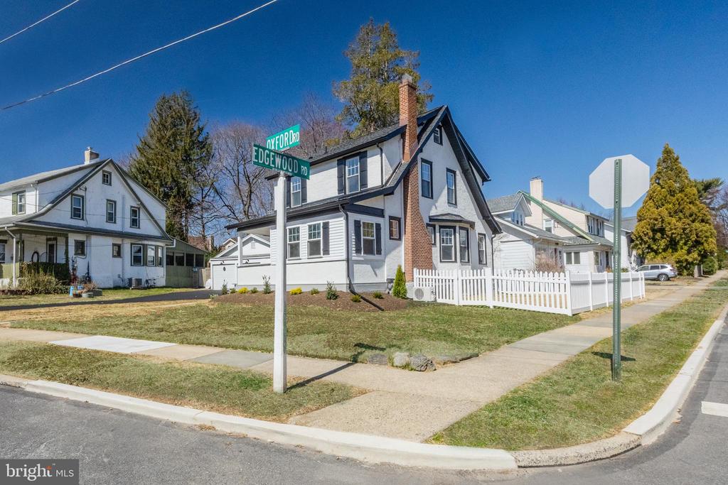 534 Oxford Rd