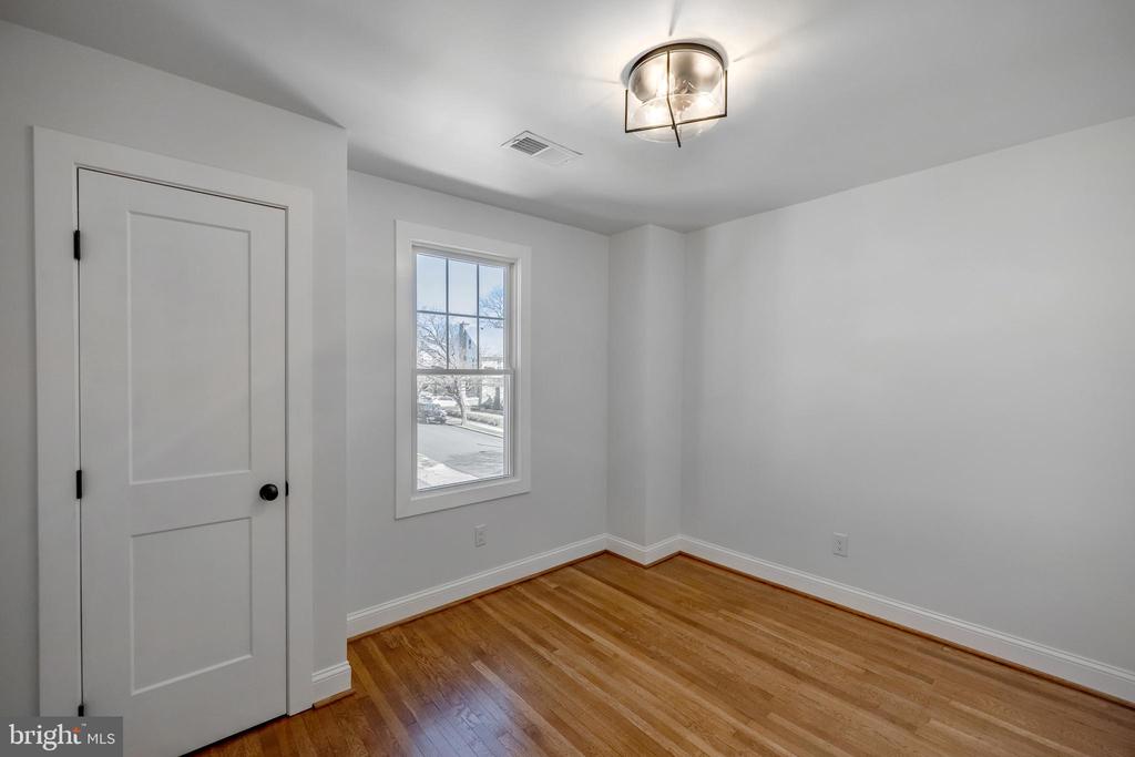 534 Oxford Rd