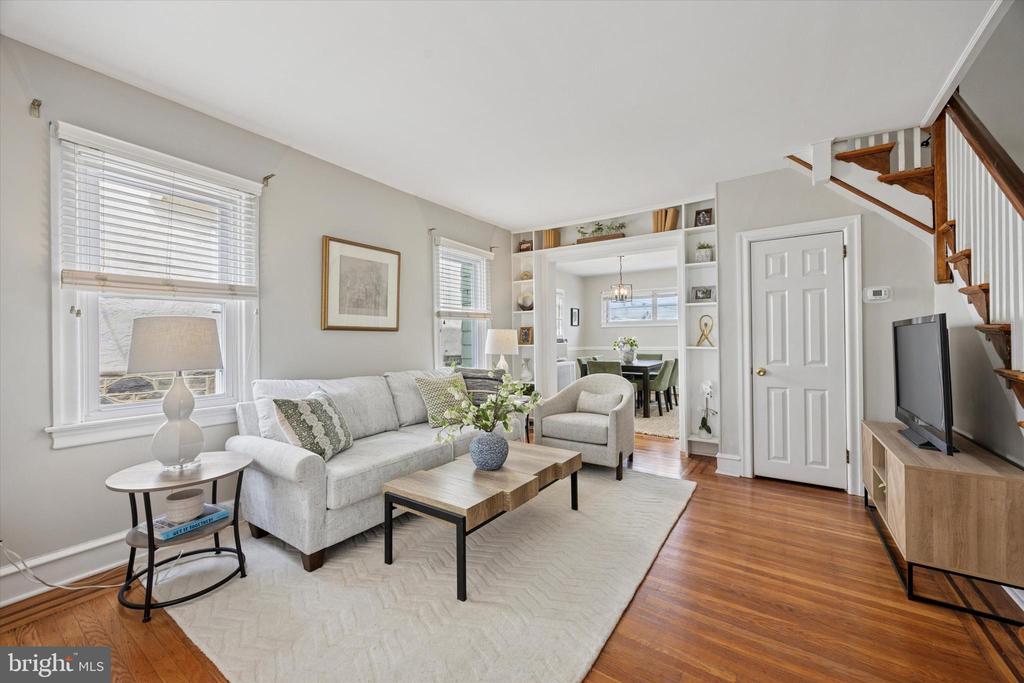 1221 HARDING DRIVE