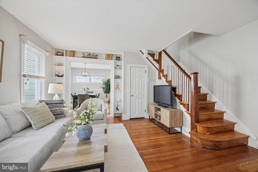 1221 HARDING DRIVE