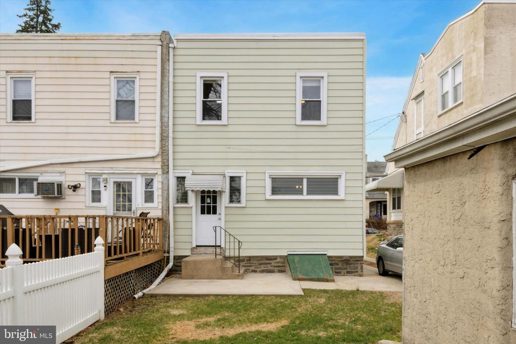 1221 HARDING DRIVE