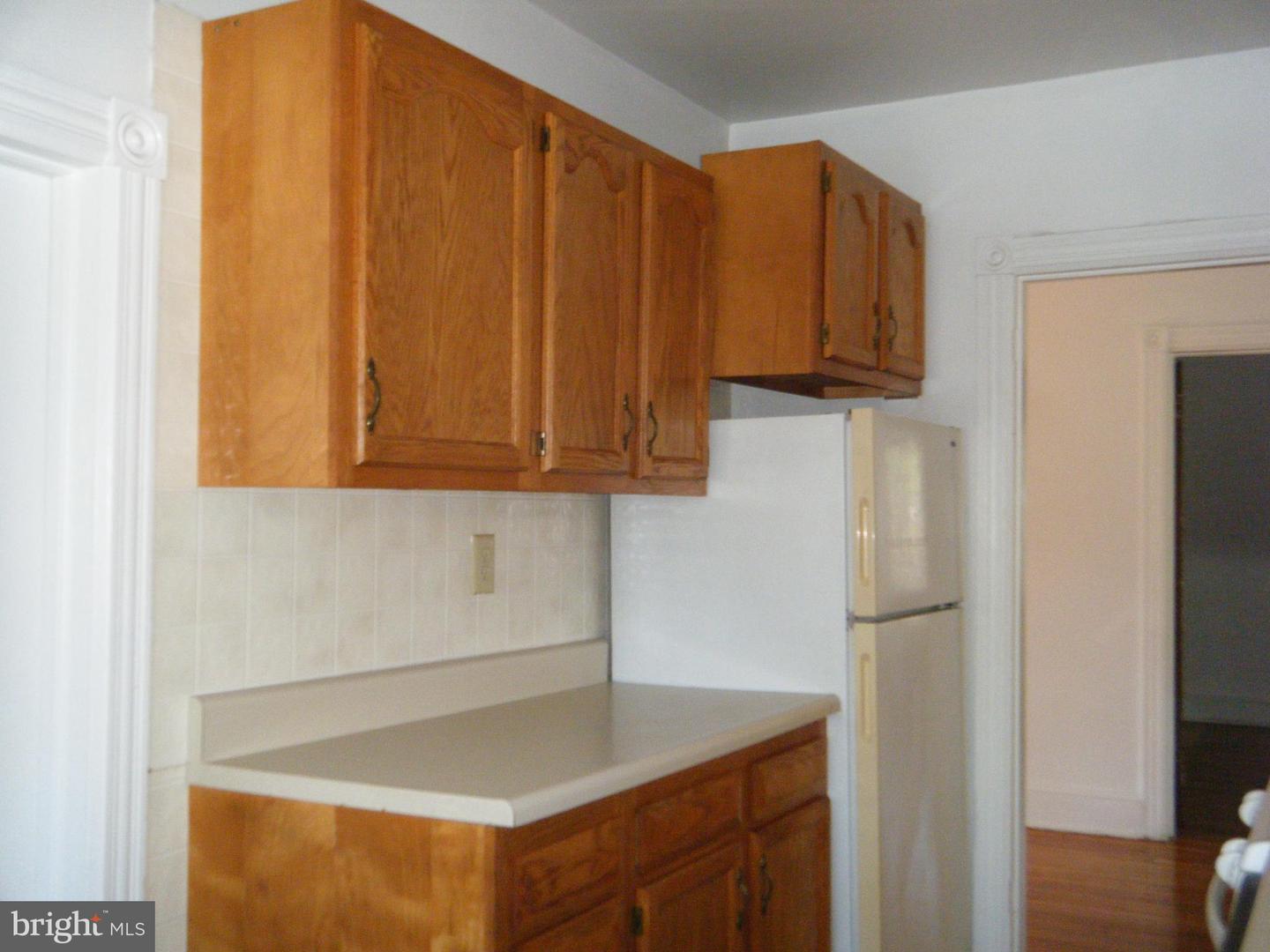 19 W Stewart Ave
