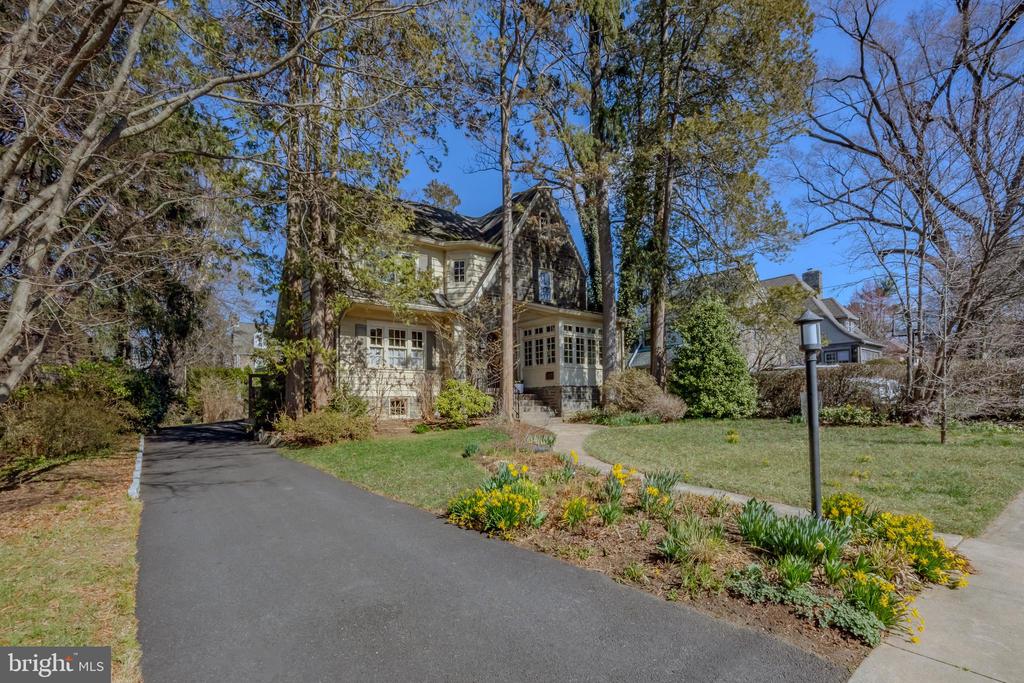 634 Valley View Rd