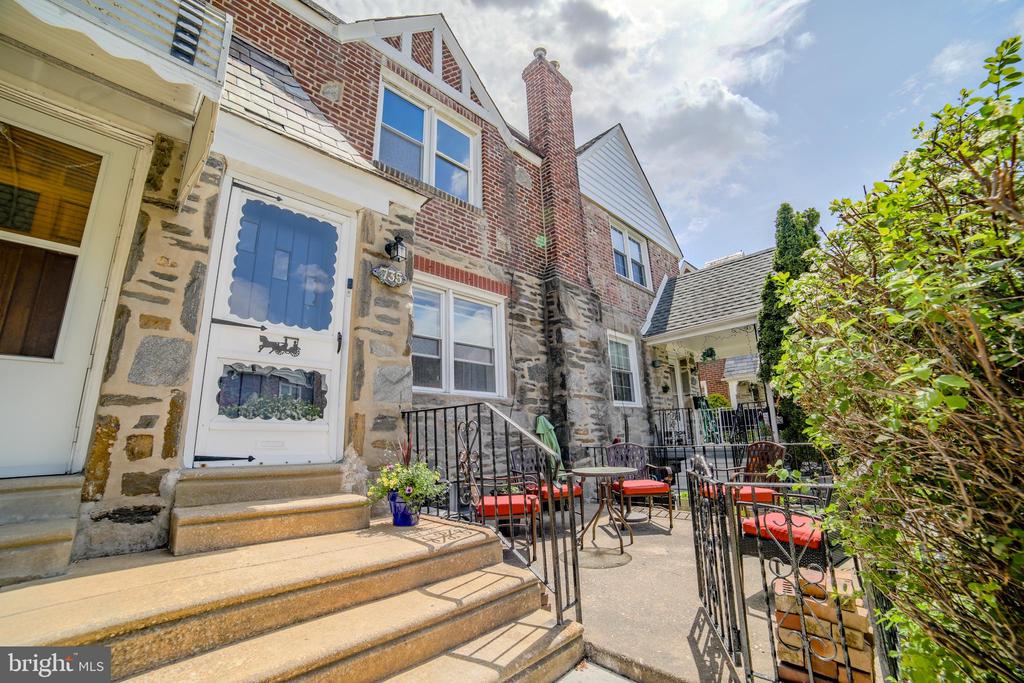 735 Eaton Rd
