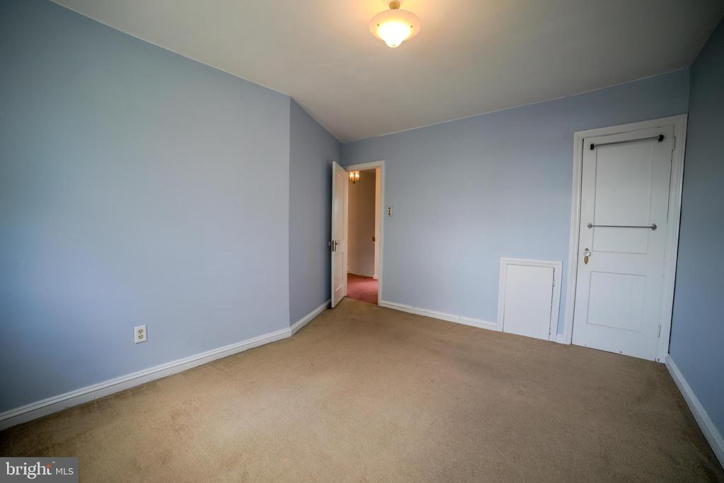 735 Eaton Rd