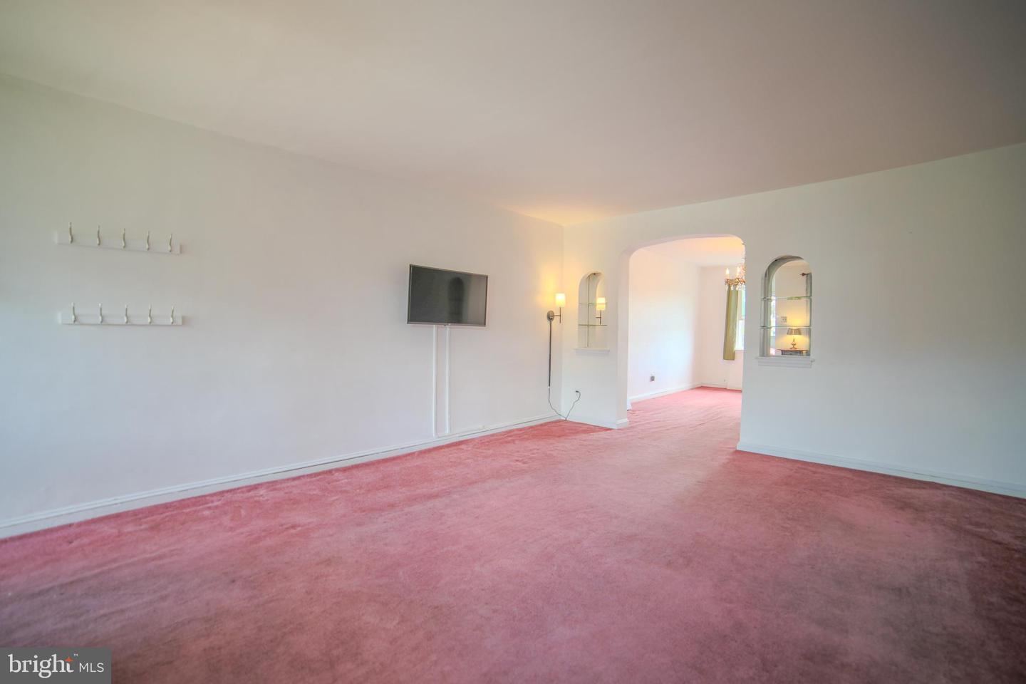 735 Eaton Rd