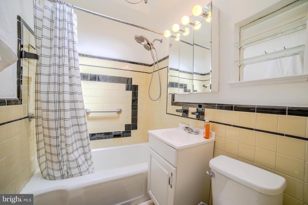 735 Eaton Rd