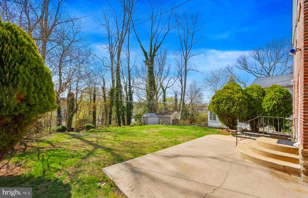 213 Walnut Hill Ln