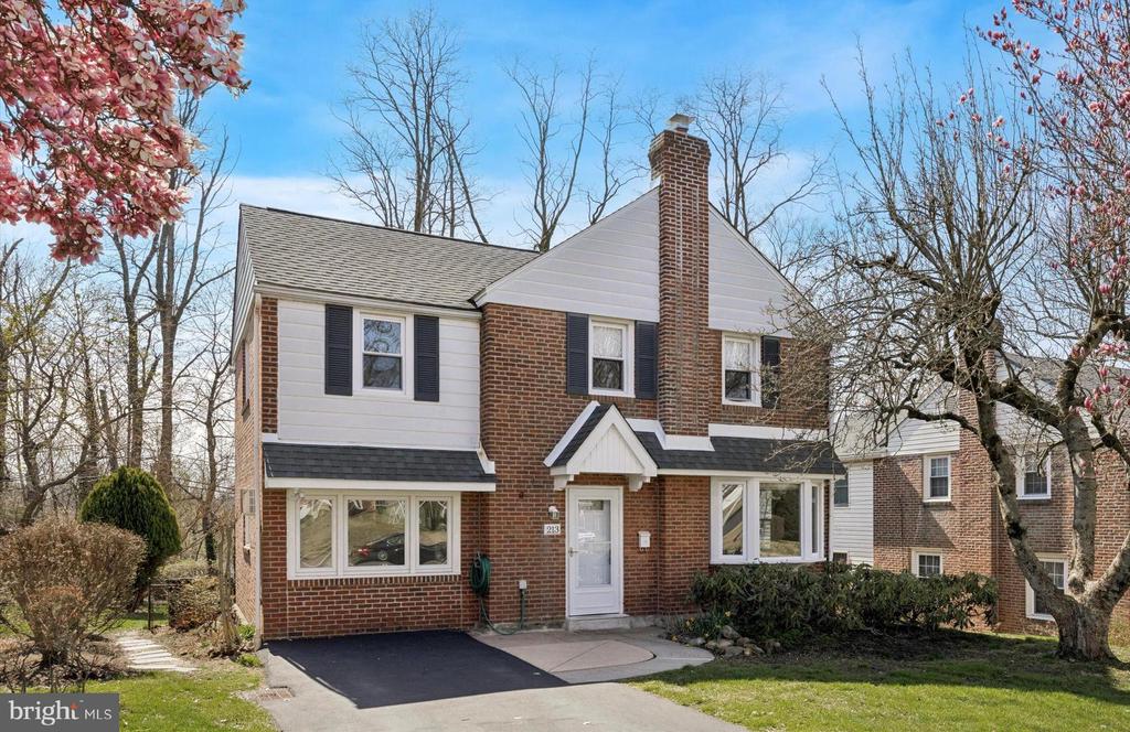 213 Walnut Hill Ln