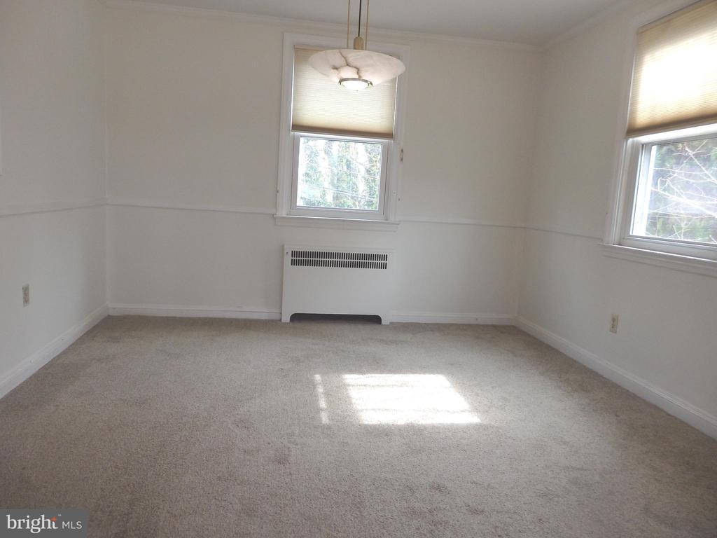 213 Walnut Hill Ln