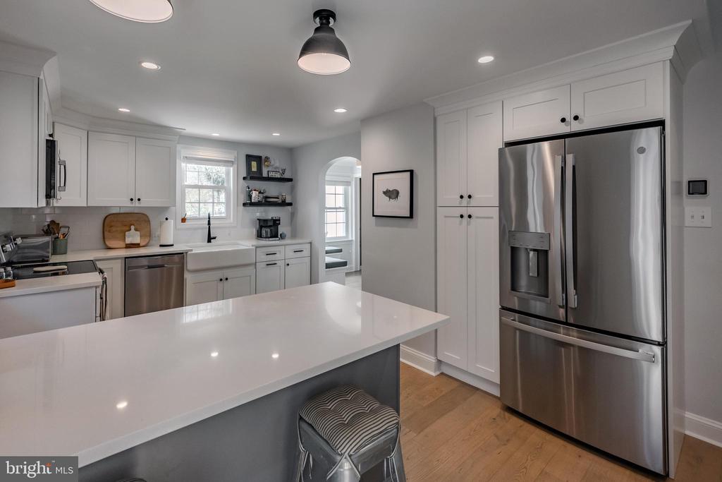704 Powder Mill Ln