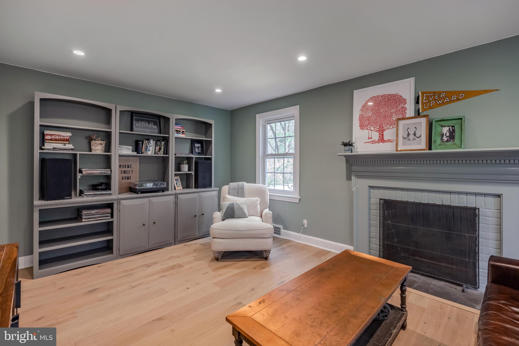 704 Powder Mill Ln