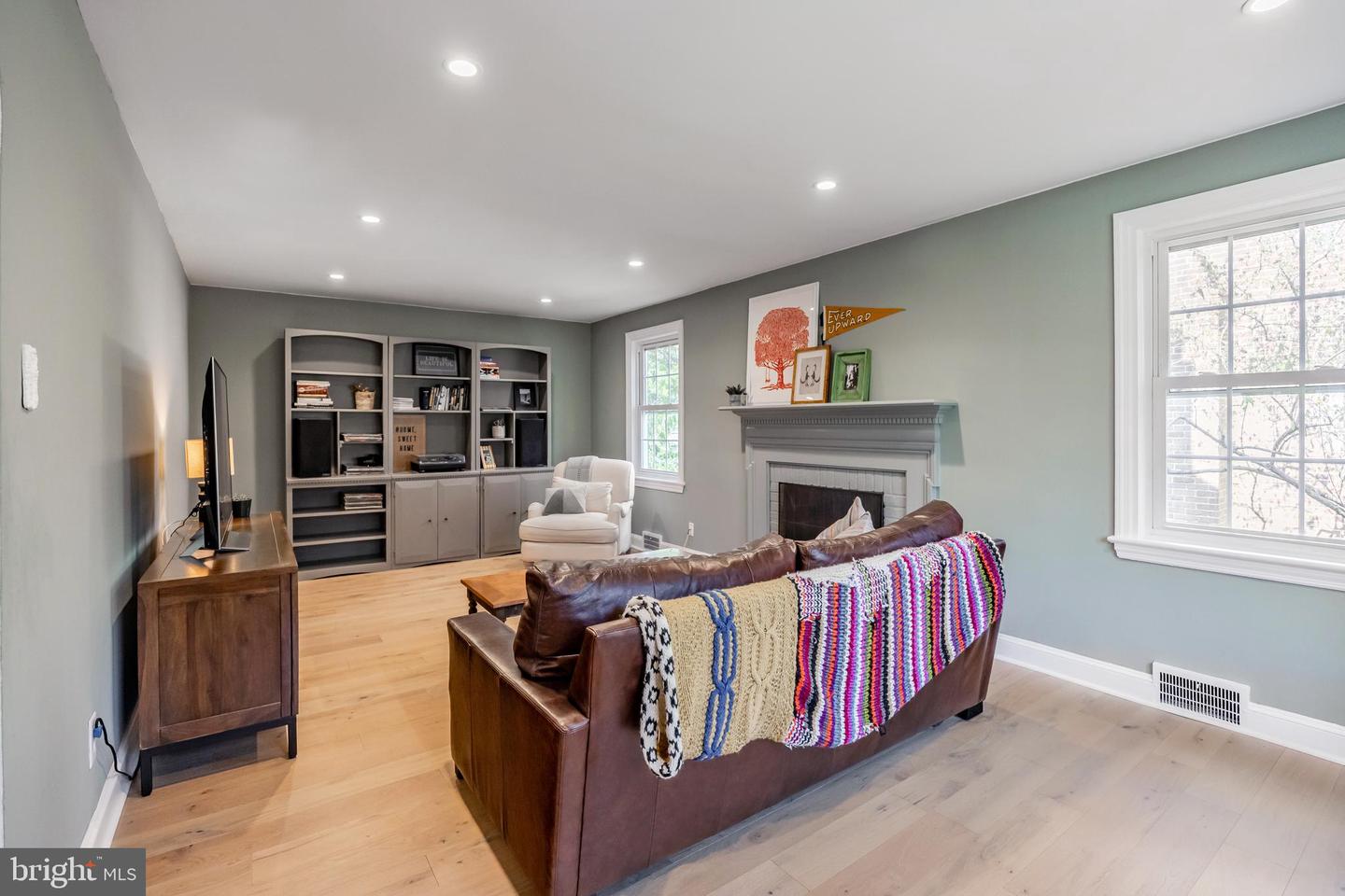 704 Powder Mill Ln