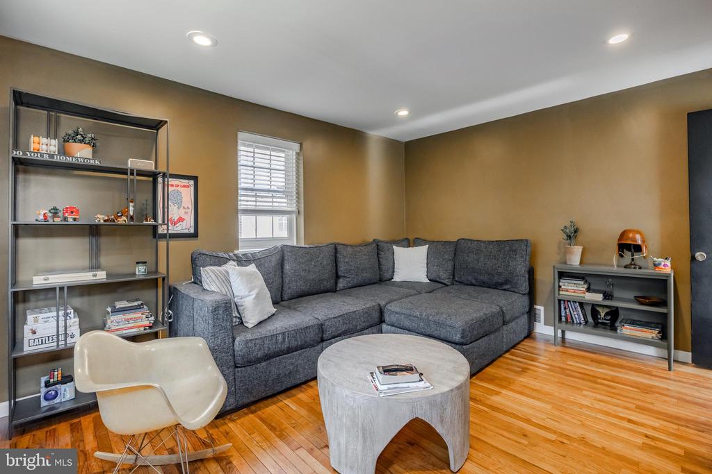 704 Powder Mill Ln