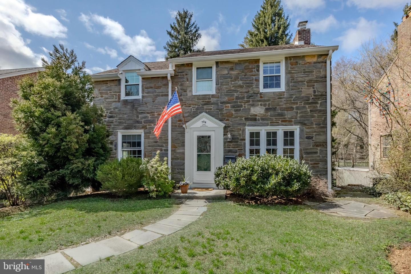 704 Powder Mill Ln
