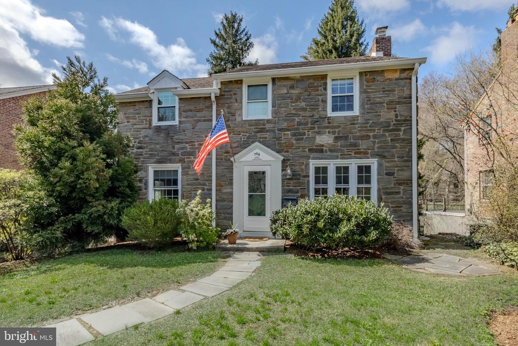 704 Powder Mill Ln