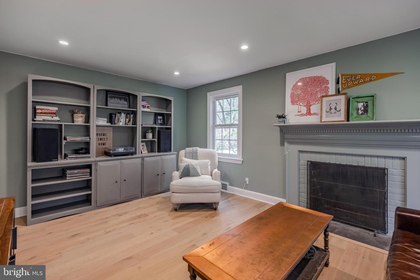 704 Powder Mill Ln