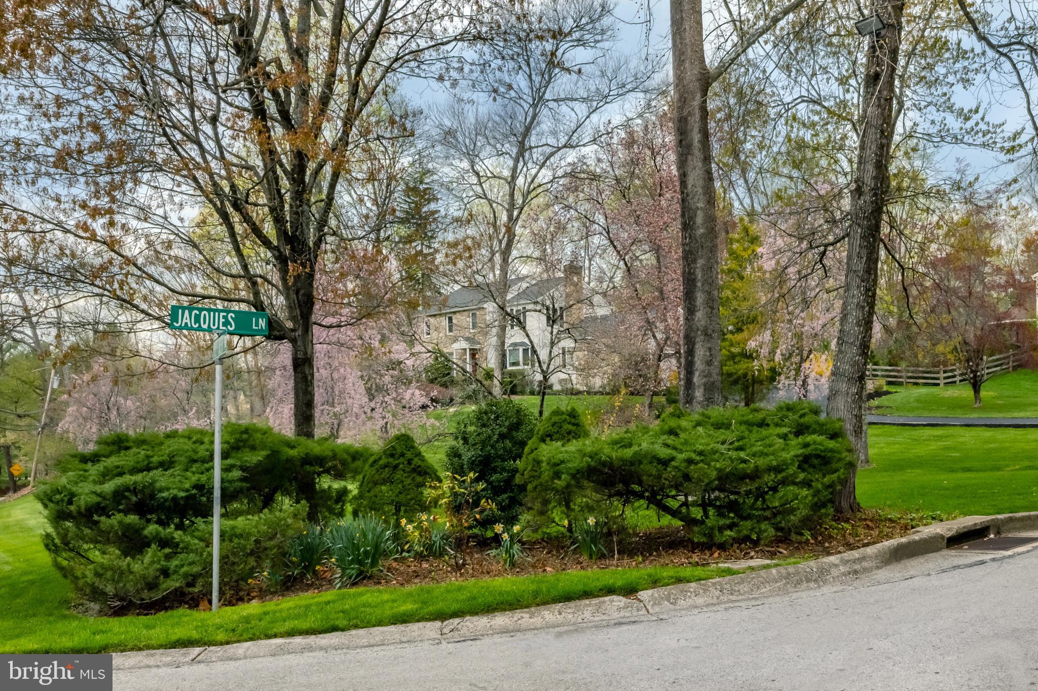 481 Jacques Ln
