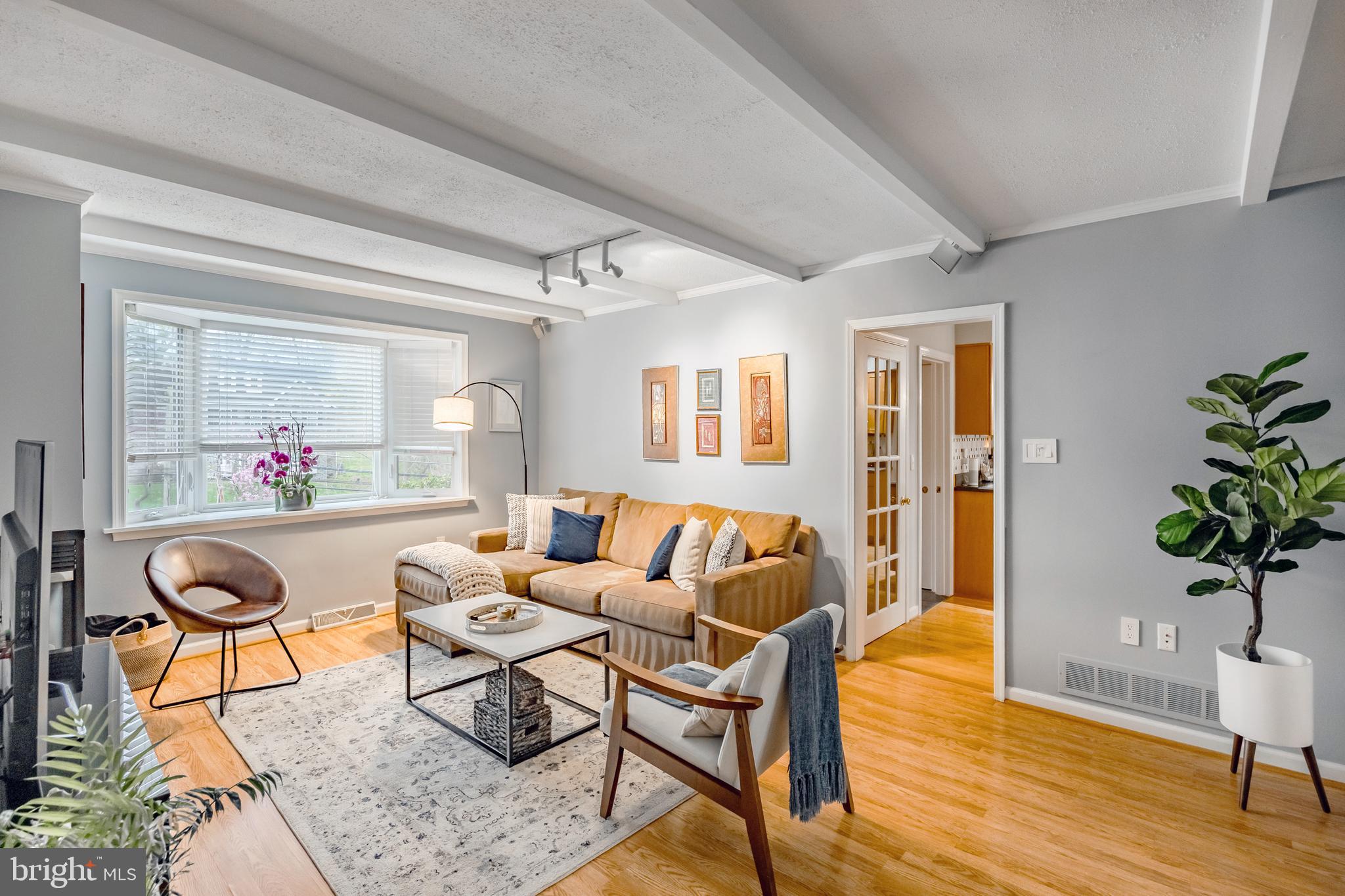 481 Jacques Ln