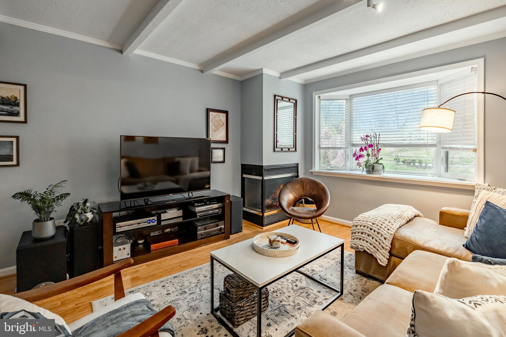 481 Jacques Ln