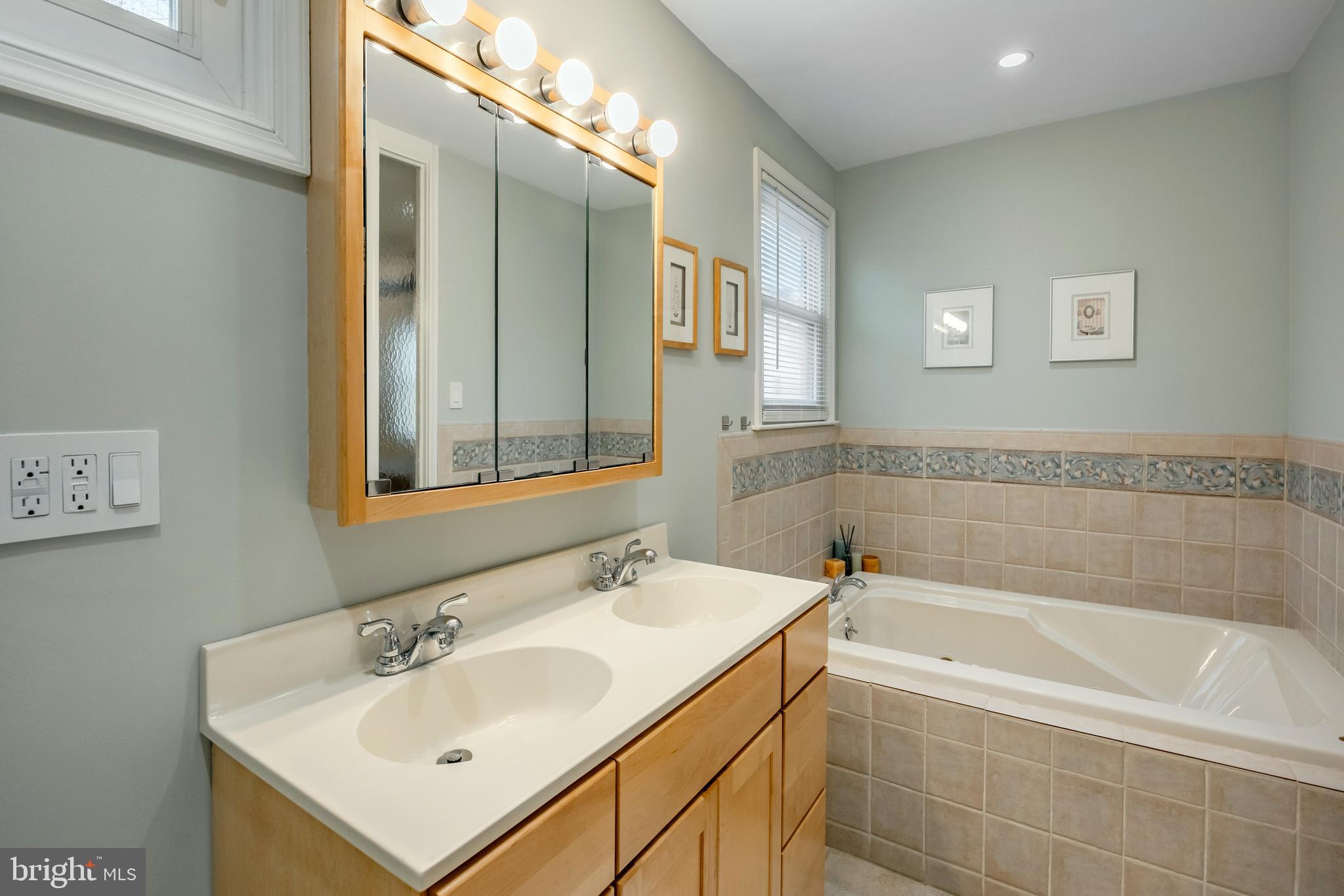 481 Jacques Ln