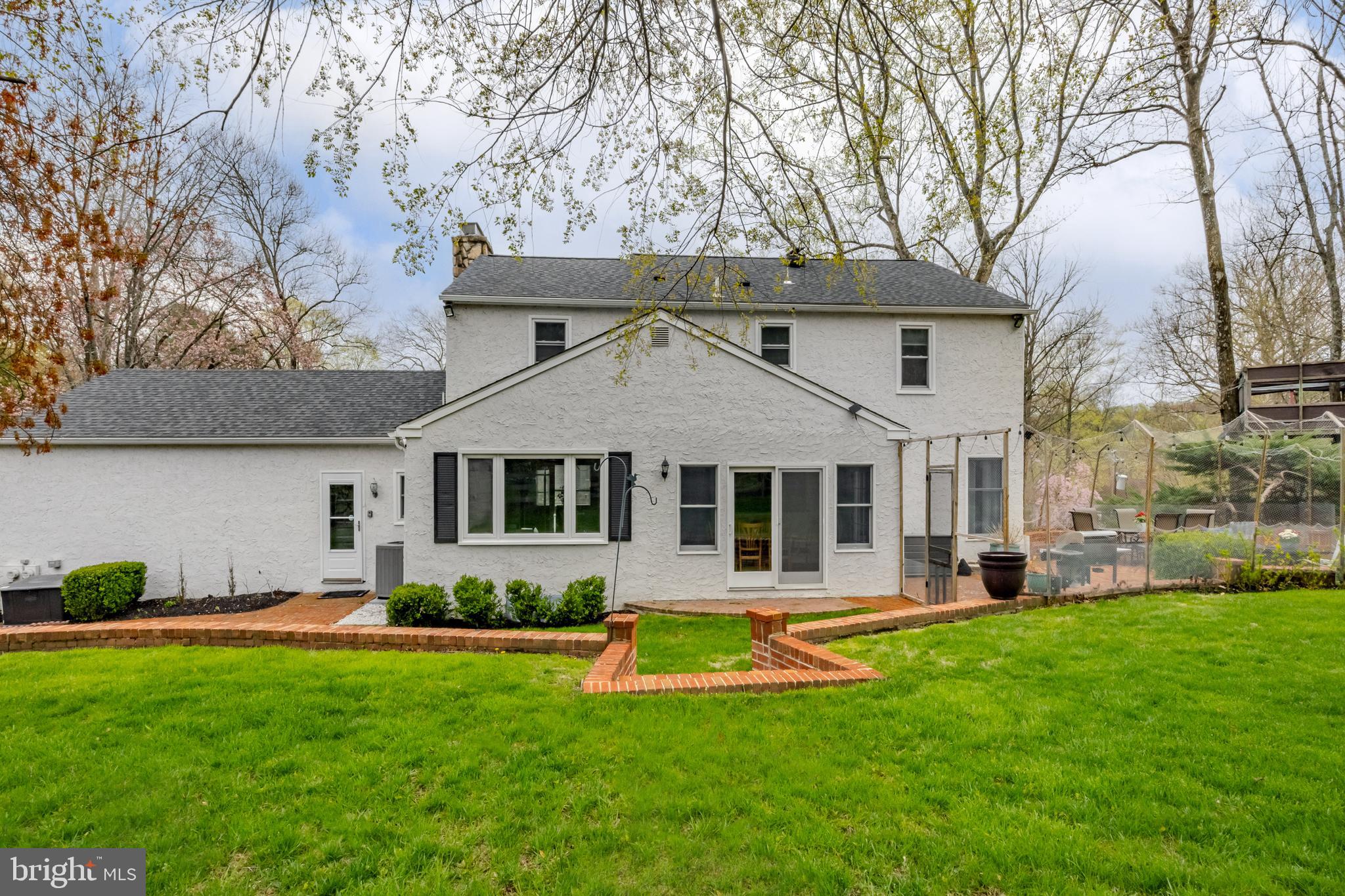 481 Jacques Ln