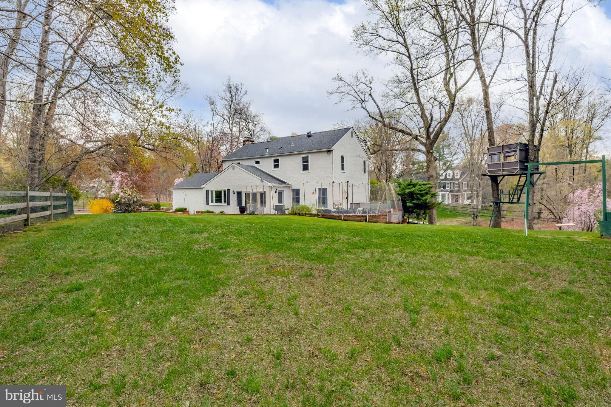 481 Jacques Ln