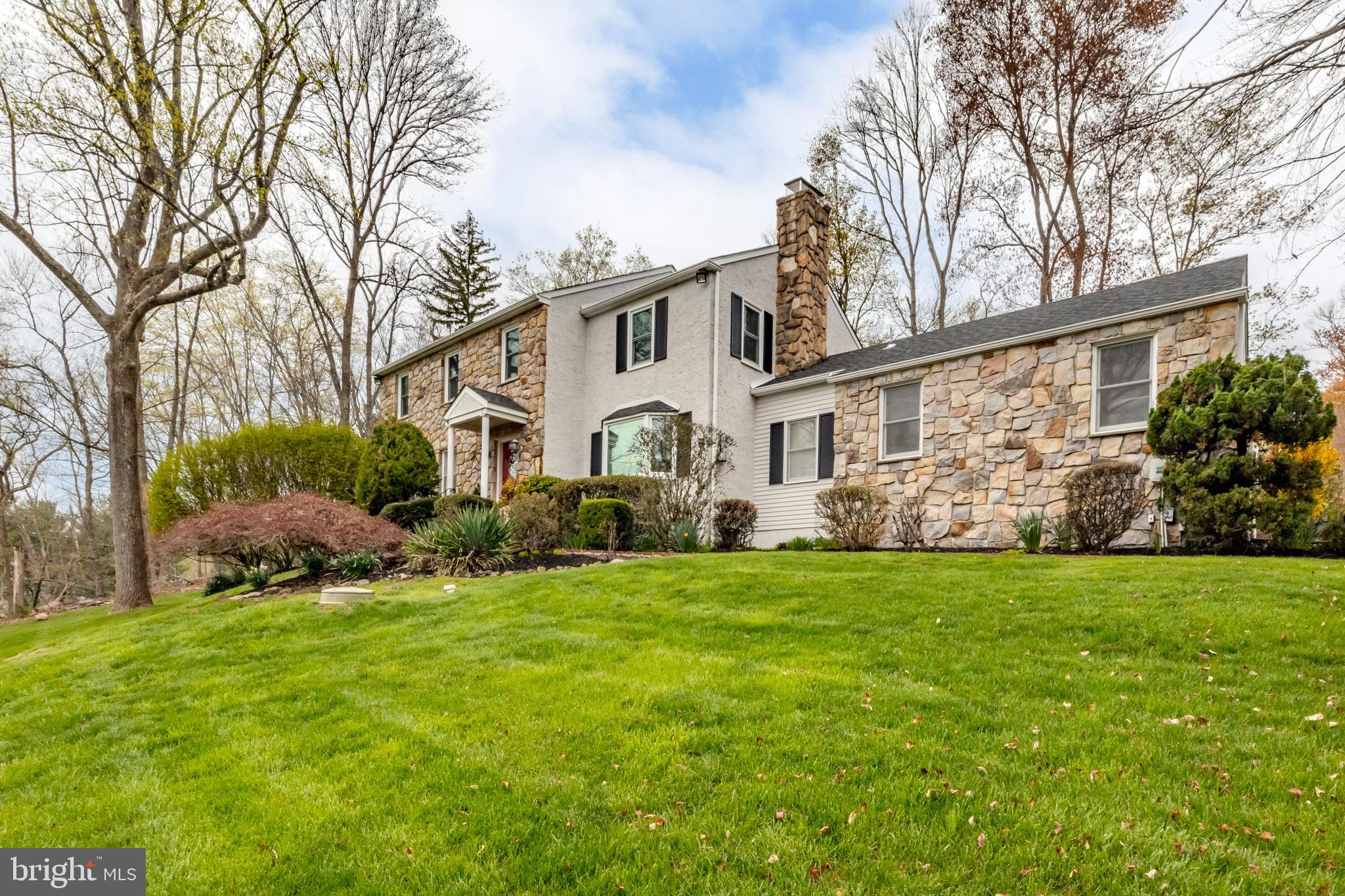 481 Jacques Ln