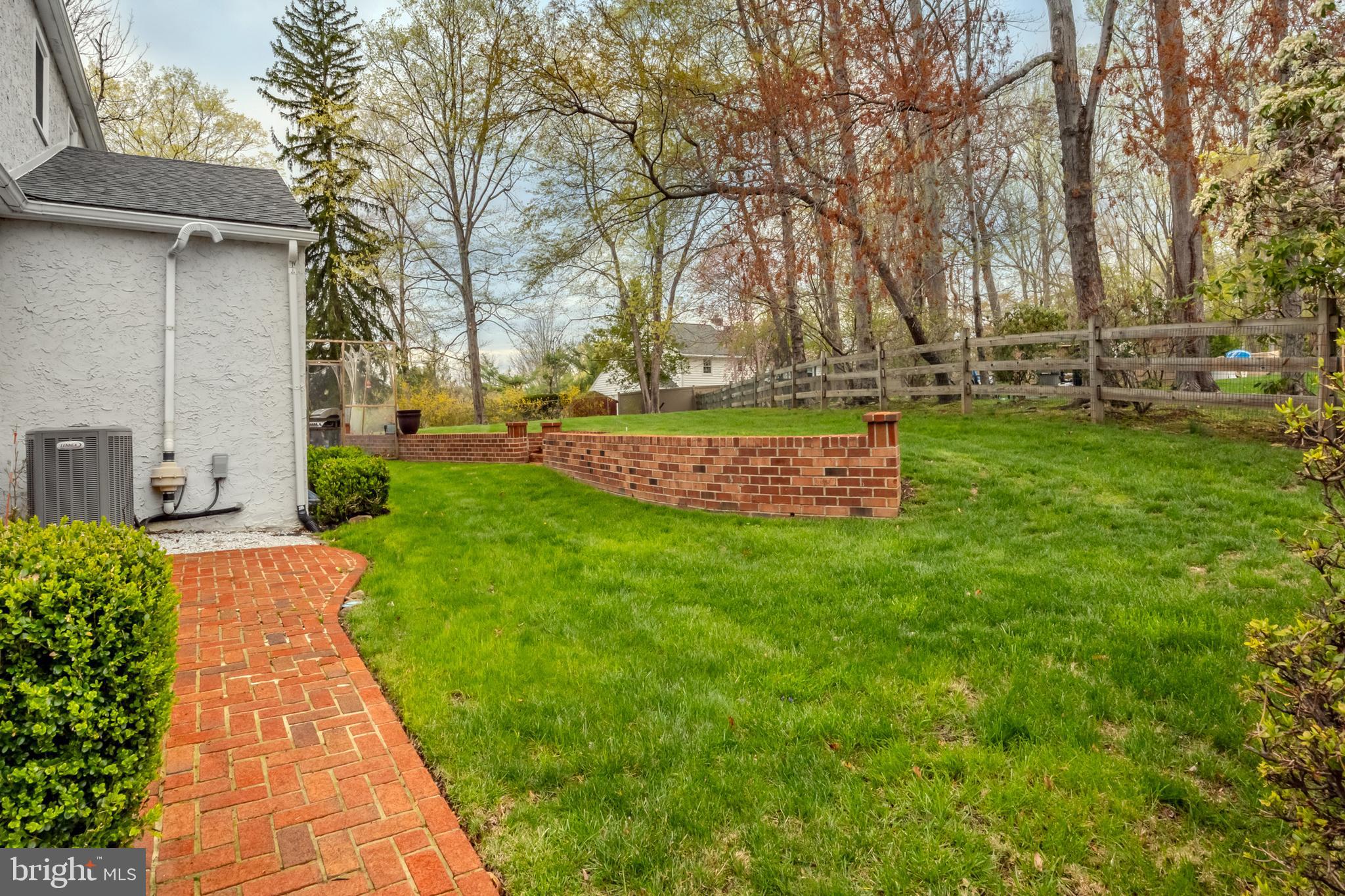 481 Jacques Ln