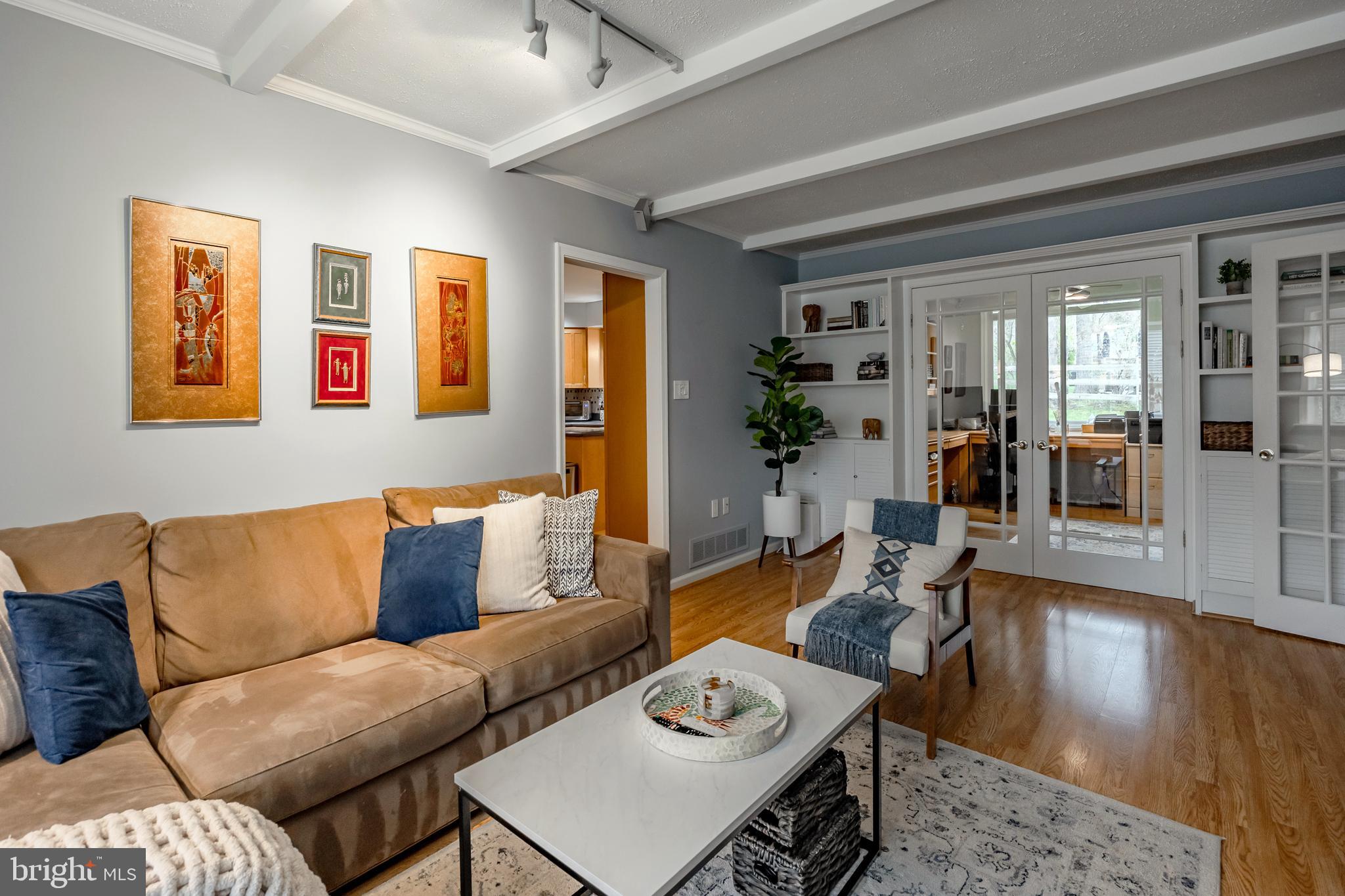 481 Jacques Ln