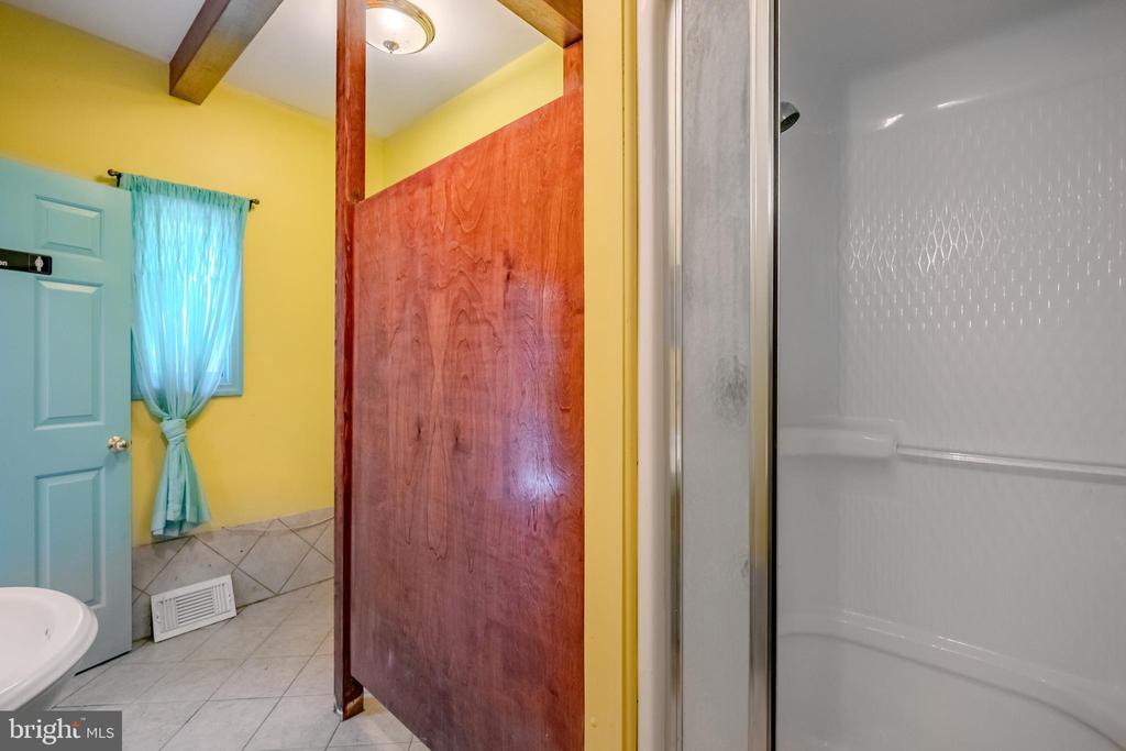309 Bowers Ln