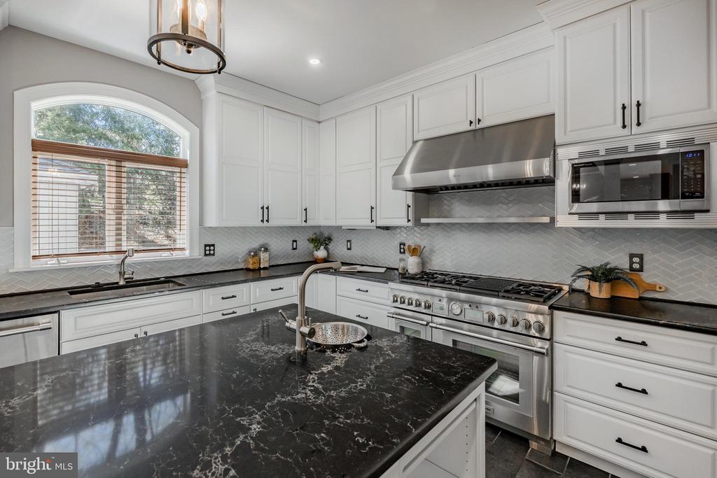 309 Bowers Ln