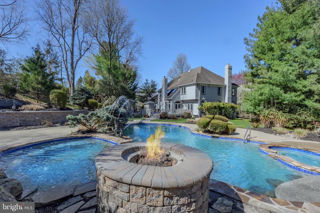 309 Bowers Ln