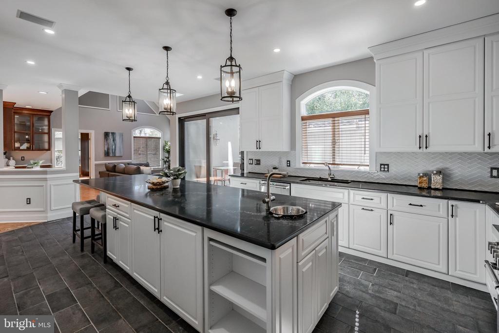 309 Bowers Ln