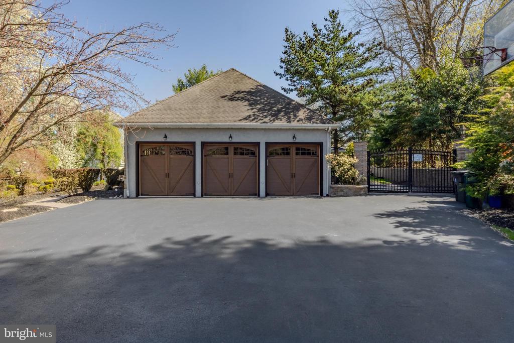 309 Bowers Ln