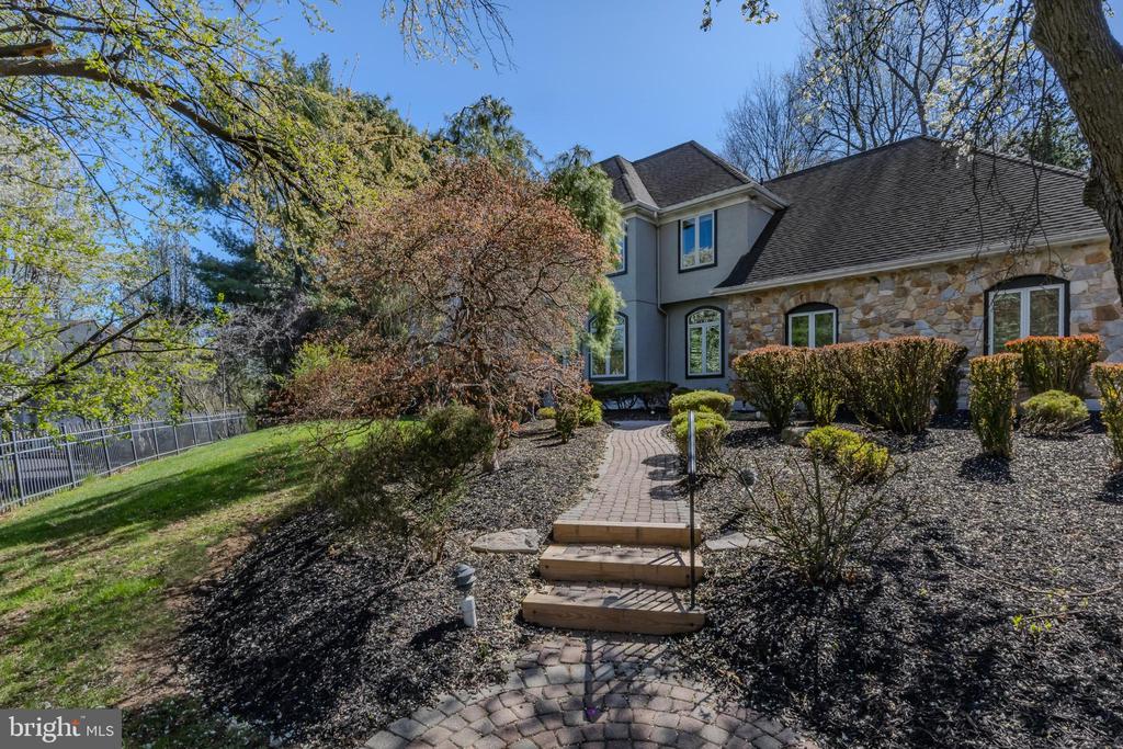 309 Bowers Ln