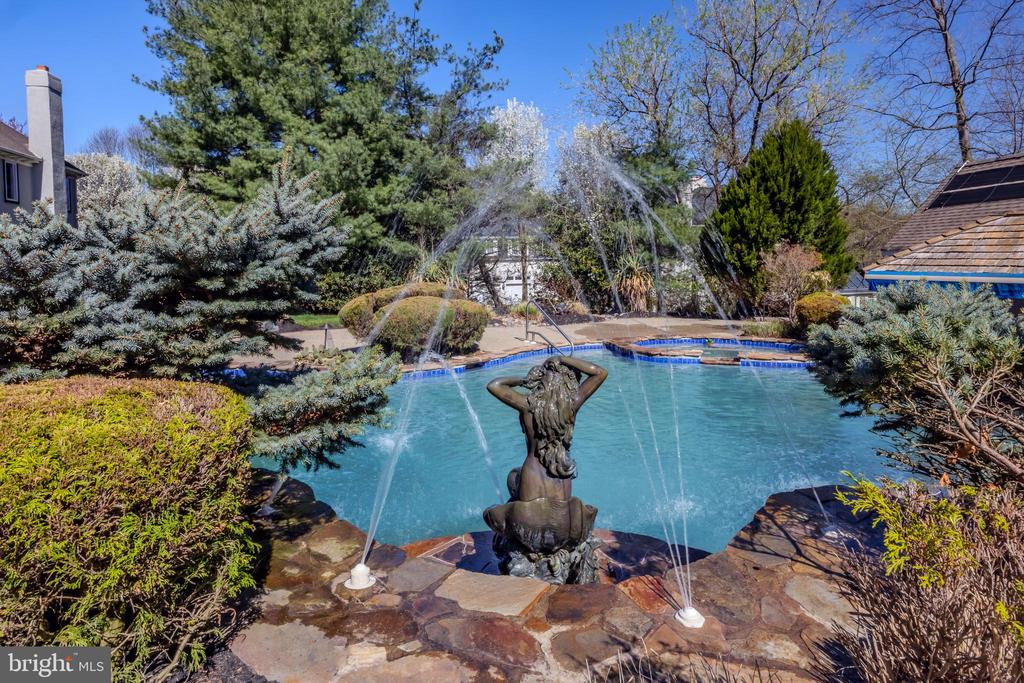 309 Bowers Ln