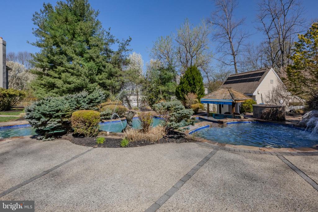 309 Bowers Ln