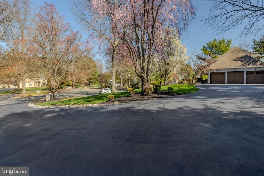 309 Bowers Ln