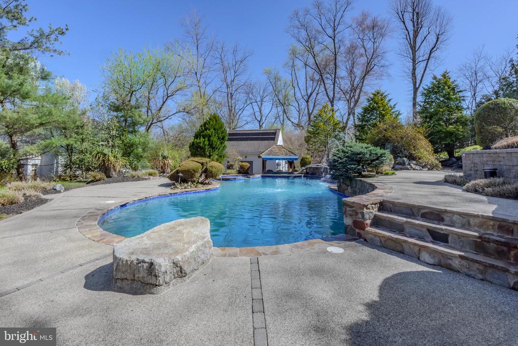 309 Bowers Ln
