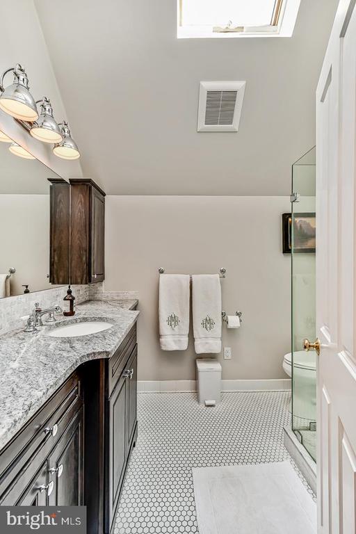 213 Pine Tree Rd